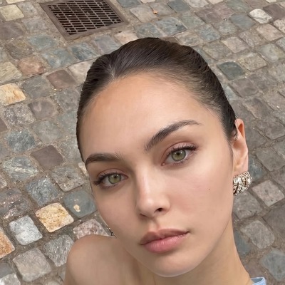 Sophia Laurent — Lead XAU/USD Analyst